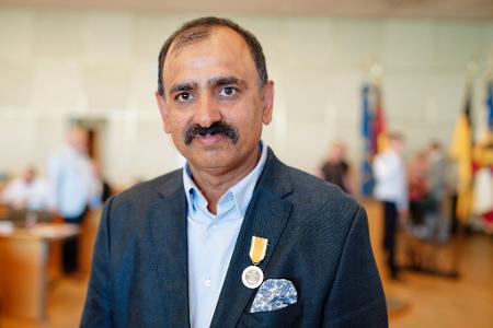 Der Taxifahrer Muhammad Afzal ist mit der Rettungsmedaille des Landes Baden-Württemberg ausgezeichnet worden.