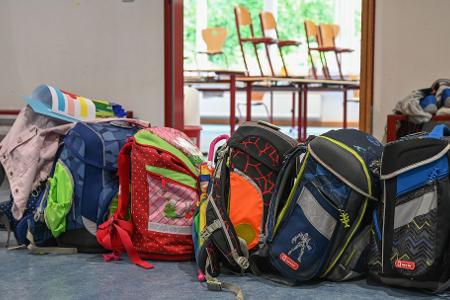 Die Schule beginnt wieder für erste Kinder. (Symbolbild)