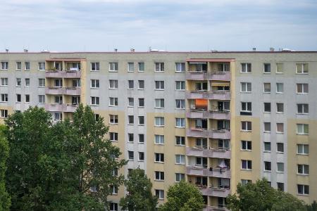 In der Marchwitzastraße steht der erste Plattenbau des Bezirks.