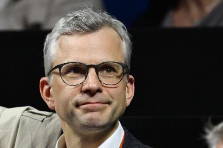 Porsche-Finanzchef Jochen Breckner rechnet durch den Stellenabbau mit Milliarden-Einsparungen. (Archivbild)