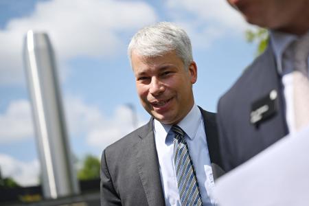 Der neue Verkehrsminister Steffen Bilger wird sich um die Deutsche Bahn kümmern müssen. (Archivbild)
