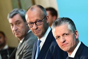 Die Parteichefs und der von ihnen vorgeschlagene neue Fraktionschef.