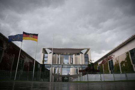 Dunkle Wolken ziehen über das Bundeskanzleramt. (Archivbild)