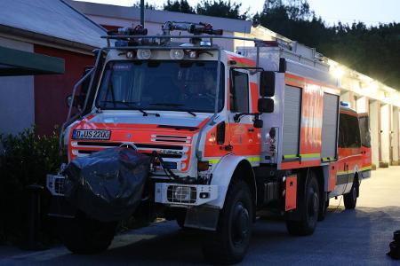 Das Waldbrand-TLF aus Düsseldorf kurz vor der Abfahrt nach Bonn.