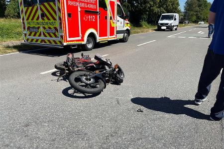 Fahrzeuge kollidierten in Einmündung