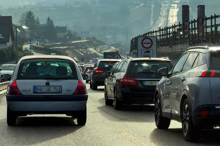Stau Autobahn A8 Pforzheim