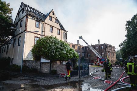 Hotelgäste und Personal mussten aufgrund des Feuers evakuiert werden. 