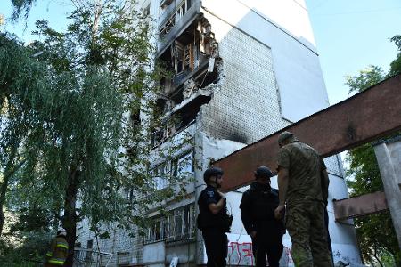 Russland zielte mit seinen Angriffen nach Angaben des Verteidigungsministeriums in Moskau unter anderem auf Rüstungsbetrieb in der Ukraine. 