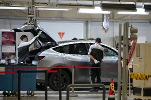 Das Tesla-Werk in Shanghai spielt eine wichtige Rolle für das internationale Geschäft des Elektroautobauers. (Archivbild)