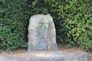 Fehlende Kupfertafel im Ennepepark.