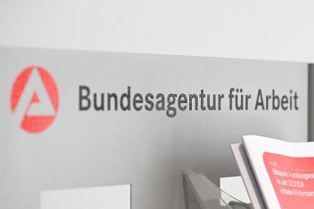 Die Zahl der Arbeitslosen in Deutschland hat die Grenze von drei Millionen erneut überschritten. (Symbolbild)