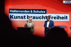 An vier Abenden laden Schauspieler Dieter Hallervorden und Ministerpräsident Sven Schulze vor der Landtagswahl zum Gespräch. 