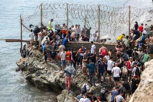 Ceuta ist kleiner als der Frankfurter Flughafen.