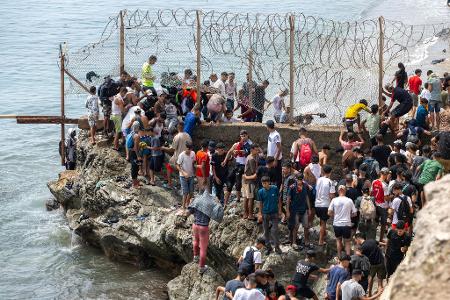 Ceuta ist kleiner als der Frankfurter Flughafen.
