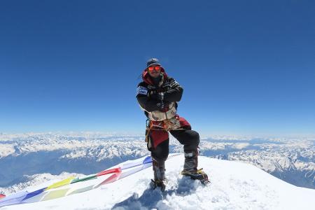 Dieses undatiertes Archivfoto (ursprünglich am 29.10.19) zeigt Purja auf dem Gipfel des Nanga Parbat. (Archivbild)
