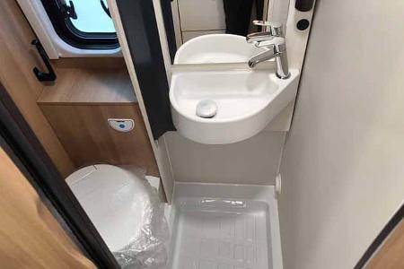 Forster Vantasy V 636 EB (2027), WC, Bad, Dusche, Schwenkwand, Waschbecken