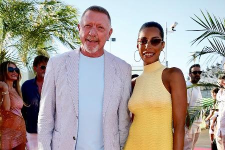 Familienurlaub: Boris Becker spielt mit seinen drei Söhnen Tennis