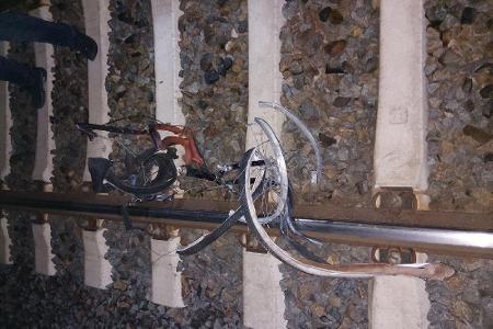 Reste eines überfahrenen Fahrrades in Hopfgarten