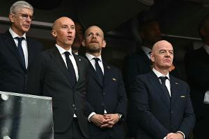 Auch FIFA-Direktor Wenger kritisiert Infantino-Plan
