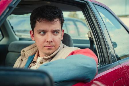 Otis Milburn (Asa Butterfield)