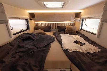 Dethleffs Just Van T5 Wohnmobil mit Einzelbetten im Heck