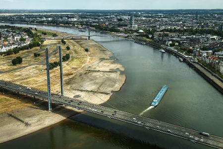Das Bundesverkehrsministerium soll laut einer Vorlage der Landesverkehrsminister ein Flottenförderprogramm für niedrigwassergeeignete Schiffe vorlegen.