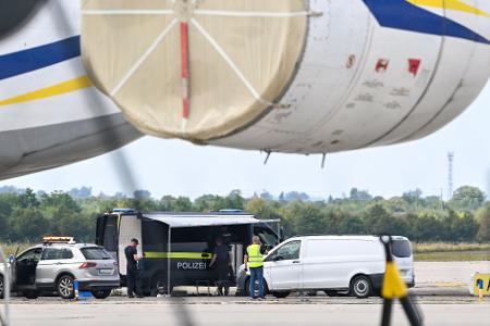 Laut Sicherheitskreisen wurde die Drohne in der Nähe eines ukrainischen Frachtflugzeugs gefunden.