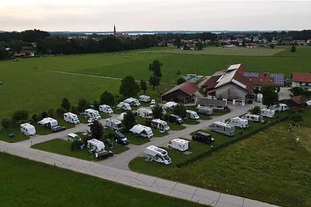 Stellplatz, Wohnmobilstellplatz Schmid, Chiemsee, Chiemgau, Bayern, Übersee