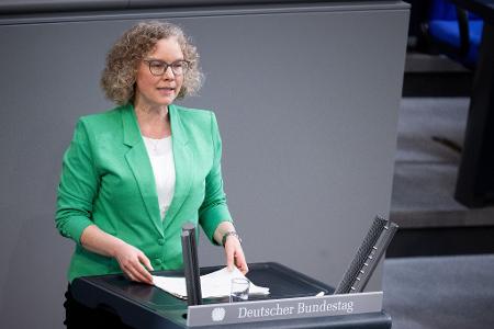 Grünen-Fraktionsvize Julia Verlinden kritisiert Wirtschaftsministerin Reiche. (Archivbild)