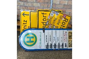Aufgefundene Verkehrsschilder-Quelle: Polizei Saalfeld