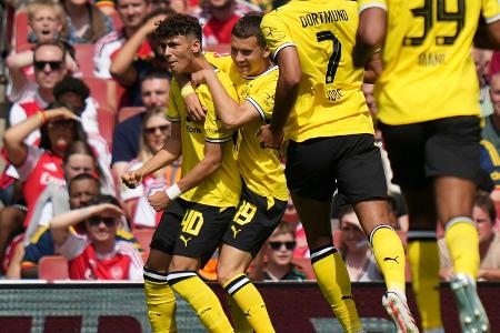 Star-Neuzugang Karetsas trifft: Dortmund schlägt Arsenal