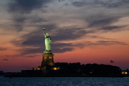 Unglück im New Yorker Hafen: Frau und Kind sterben, nachdem ihr Boot kentert. (Archivbild)