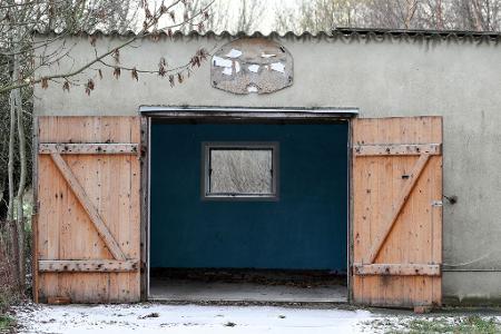 Die Garage bleibt leer: Wer auf falsche Auto-Inserate reinfällt, bekommt kein Fahrzeug - aber auch kein Geld zurück. (Symbolbild) 