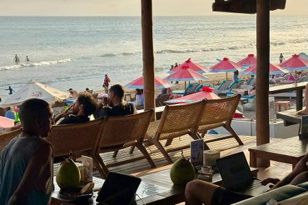 Arbeiten mit Blick aufs Meer: Canggu lockt mit guter Infrastruktur und Ständen.
