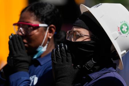 Die ersten 72 Stunden sind laut Experten entscheidend, um noch Überlebende bergen zu können.