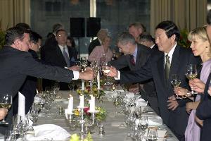 Unter Ex-Ministerpräsident Zhu Rongji läutete China seinen wirtschaftlichen Aufstieg ein. (Archivbild) 