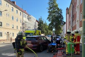 Bildunterschrift: Verkehrsunfall in der Grashoffstraße Bildnachweis: Feuerwehr Bremerhaven