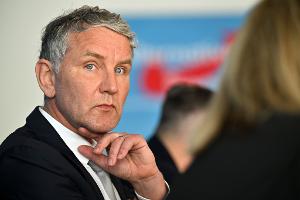 AfD-Landeschef Björn Höcke wendet sich in einem Social-Media-Video direkt an Sahra Wagenknecht. (Archivbild)