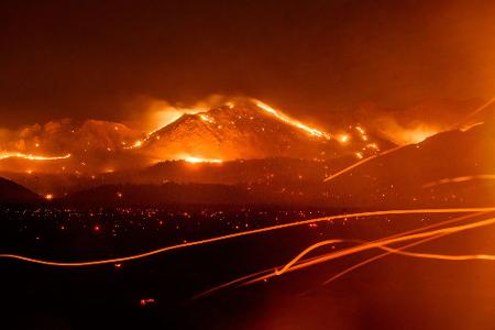Zehntausende Hektar hat das Feuer zwischen Kalifornien und Nevada bereits erfasst. 