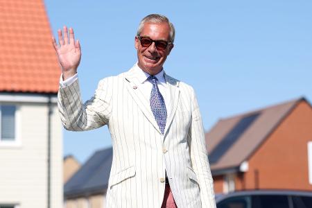 Schon bei der Stimmabgabe war er gut gelaunt: Rechtspopulist Nigel Farage. 