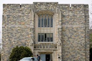 Bei Schüssen an einer Universität im US-Bundesstaat Virginia sind mehrere Menschen verletzt worden. 