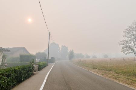 Das Feuer ist in Belgien an der Grenze zu Deutschland ausgebrochen.