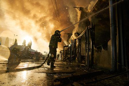 Die Ukraine meldet nach den neuen russischen Angriffen mit ballistischen Raketen zahlreiche Opfer.