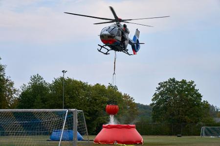 Rund 300 Einsatzkräfte waren vor Ort. 
