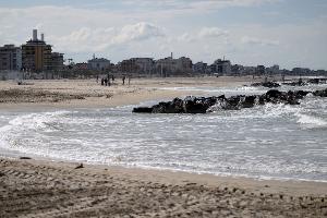 An einem Strand der italienischen Adria wurde eine Urne mit sterblichen Überresten entdeckt. (Symbolbild)