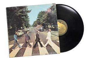 Für Beatles-Biopic: Schauspieler stellen das "Abbey Road"-Cover nach