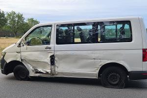 Ein weiterer Kleinstransporter, der Kinder und Jugendliche transportierte, wurde bei dem Unfall ebenfalls touchiert (al)
