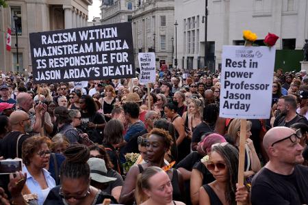 Die Mahnwache fand im Zentrum Londons statt.