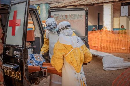 Mit mehr als 5.000 bestätigten Fällen nimmt der Ebola-Ausbruch im Kongo immer bedrohlichere Ausmaße an. (Archivbild)