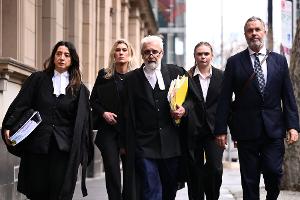 Im Fall einer wegen dreifachen Mordes mit Giftpilzen zu lebenslanger Haft verurteilten Frau hat in Australien die Berufungsverhandlung begonnen. Die Anwälte (Bild) beanstanden Verfahrensfehler.